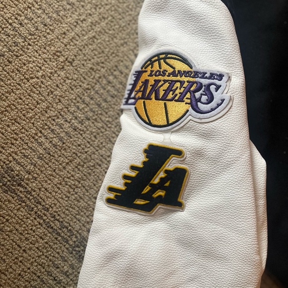 Pro standards lA Lakers bomber jacket size 2x - Picture 5 of 5